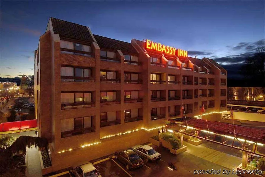 The Embassy Inn Victoria Hotel