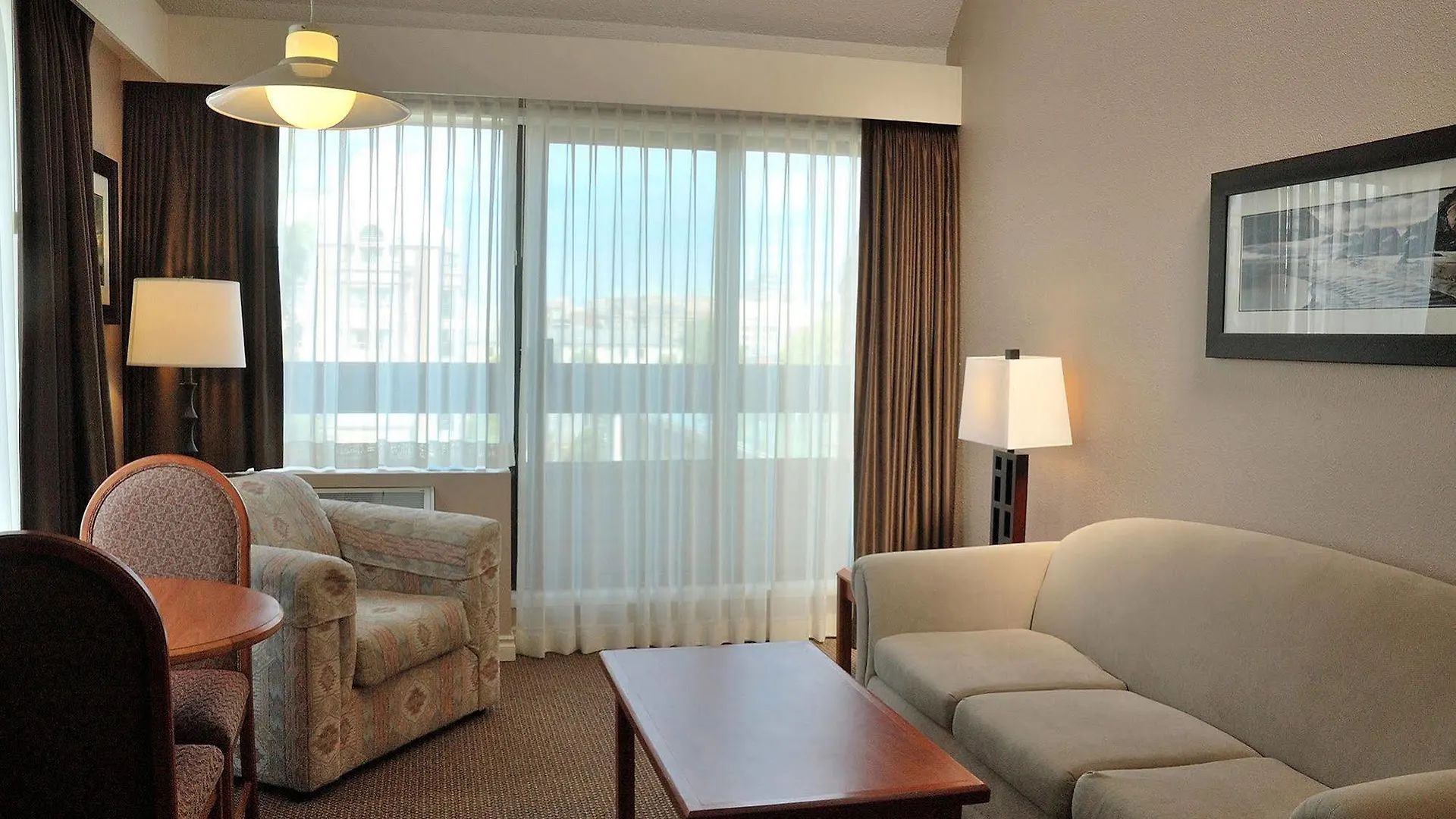 *** Hotel The Embassy Inn Victoria Canada