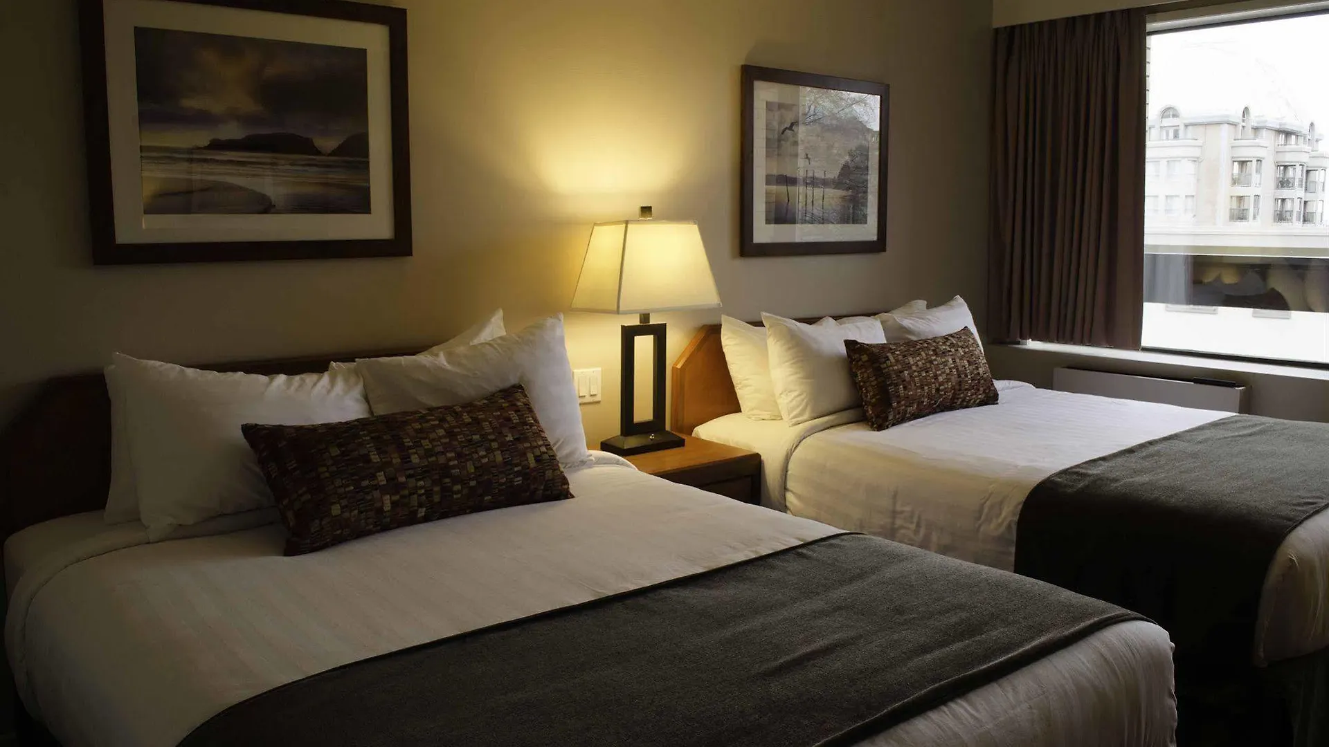 The Embassy Inn Victoria Hotel